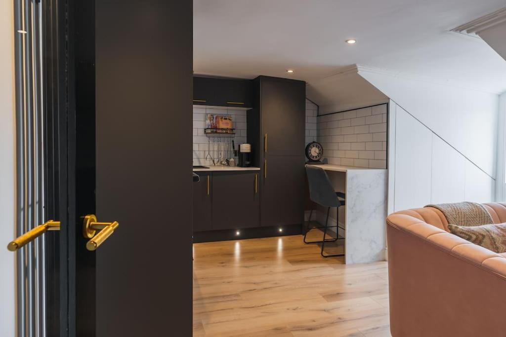 The West End Loft - 5* Retreat - Private Parking! Apartamento Glasgow Exterior foto